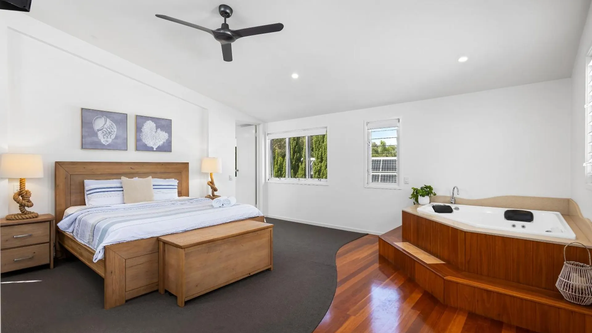 Beecheyana North - Beach Villa With Heated Pool Mudjimba