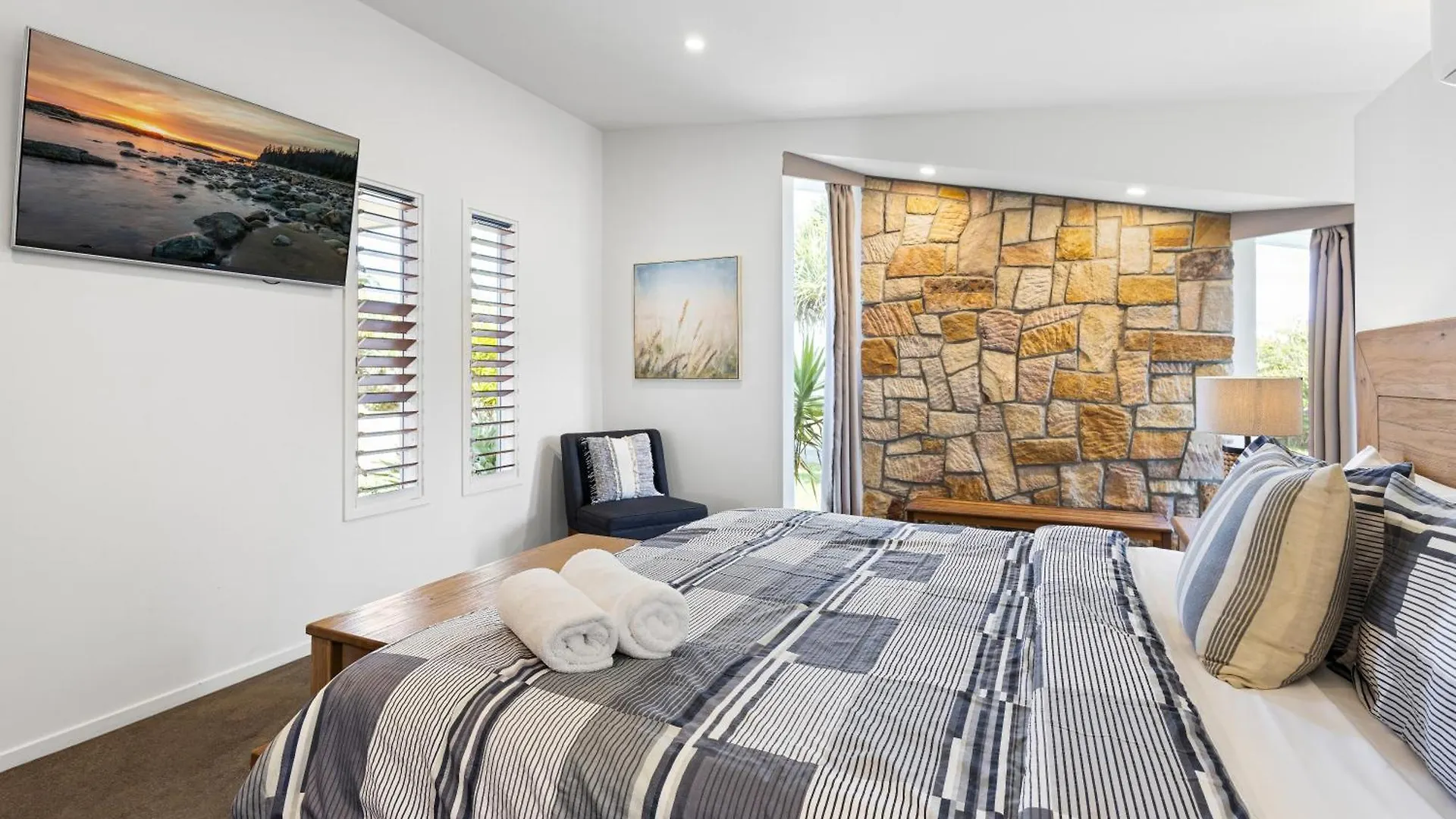 Beecheyana North - Beach Villa With Heated Pool Mudjimba