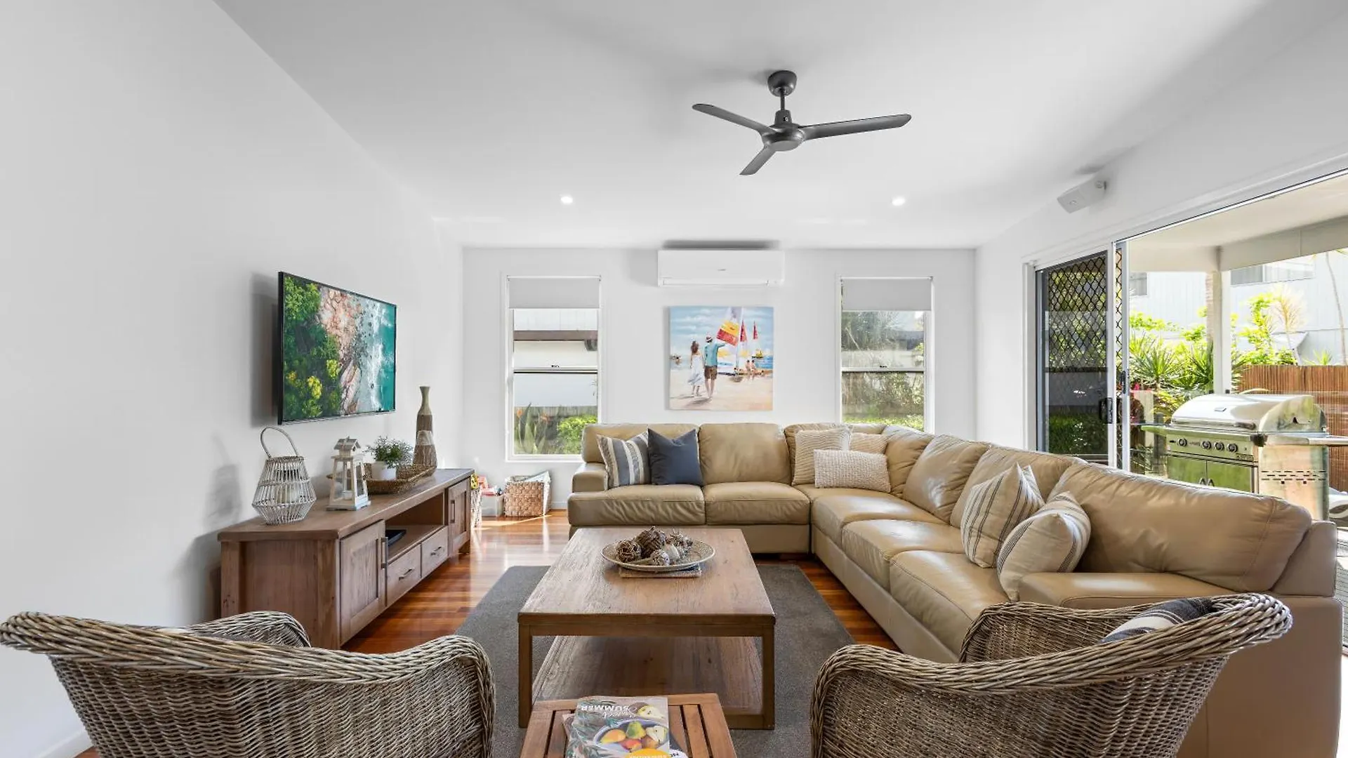 Beecheyana North - Beach Villa With Heated Pool Mudjimba