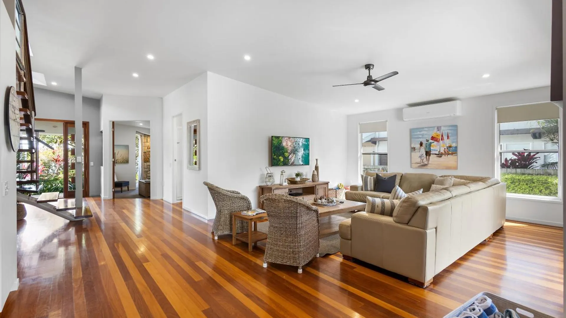 Beecheyana North - Beach Villa With Heated Pool Mudjimba
