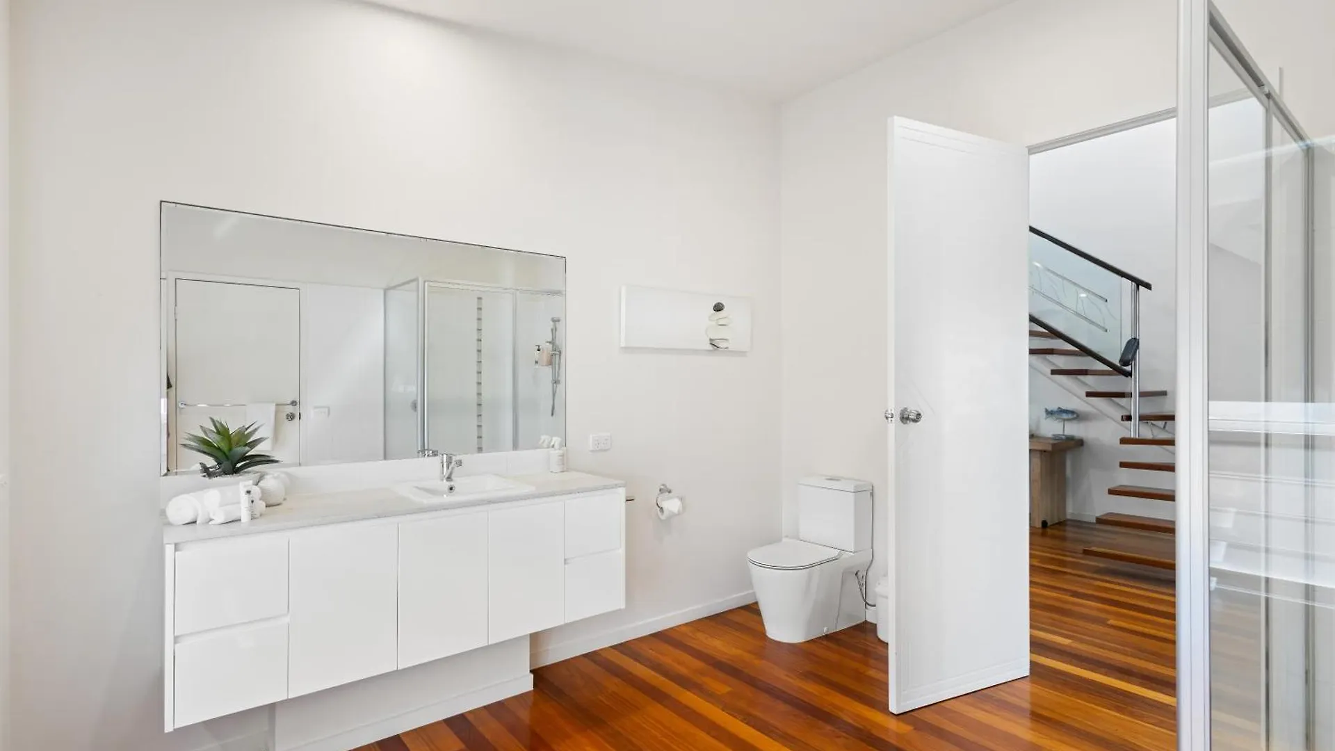 Beecheyana North - Beach Villa With Heated Pool Mudjimba 0*,  Australie