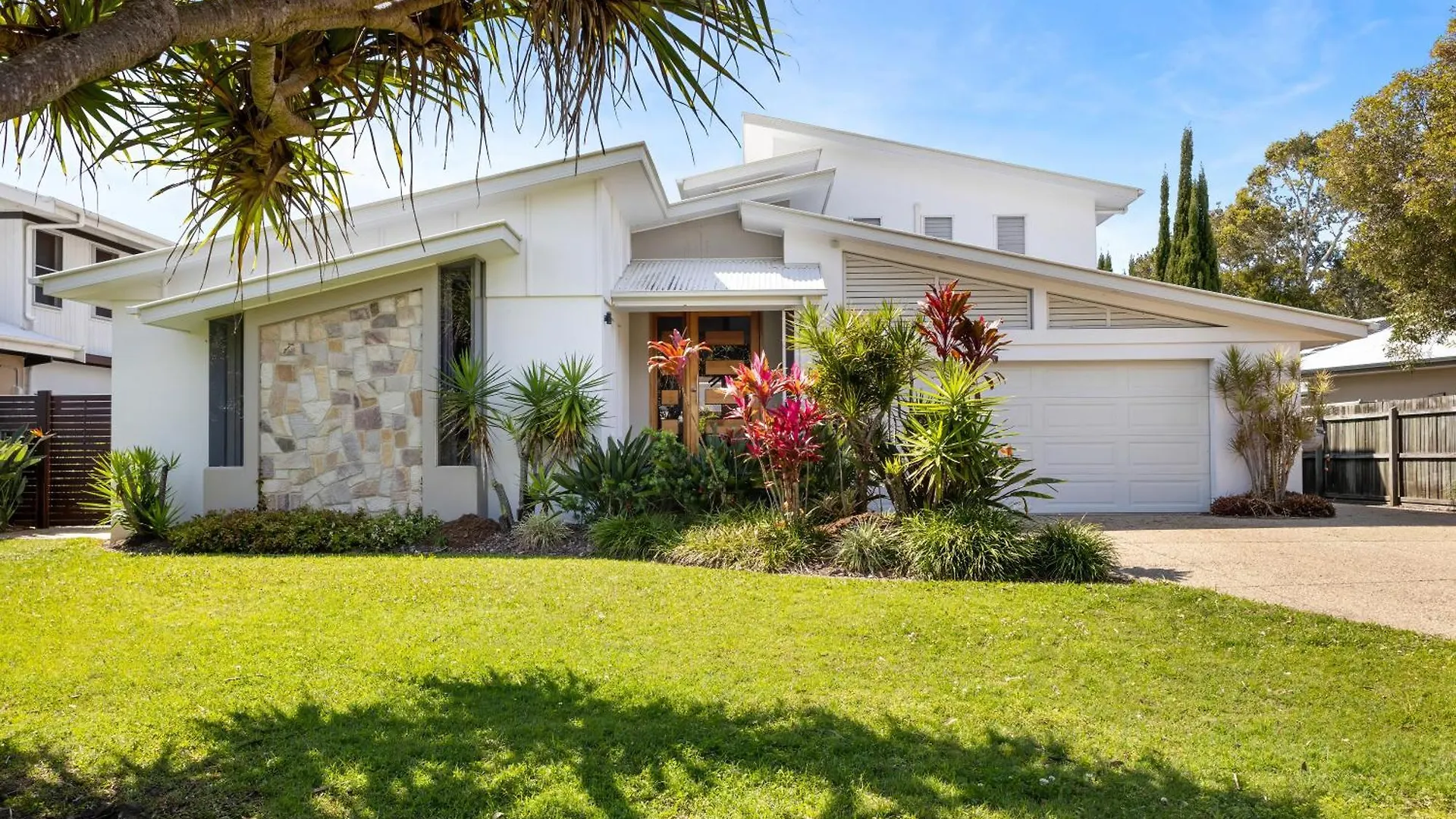 Beecheyana North - Beach Villa With Heated Pool location